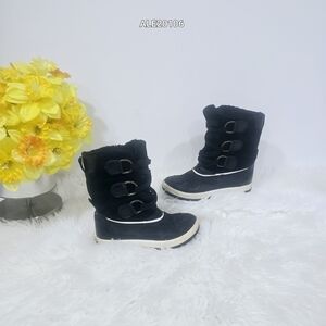 Aldo Womens Black and White Winter Boots Sz.6